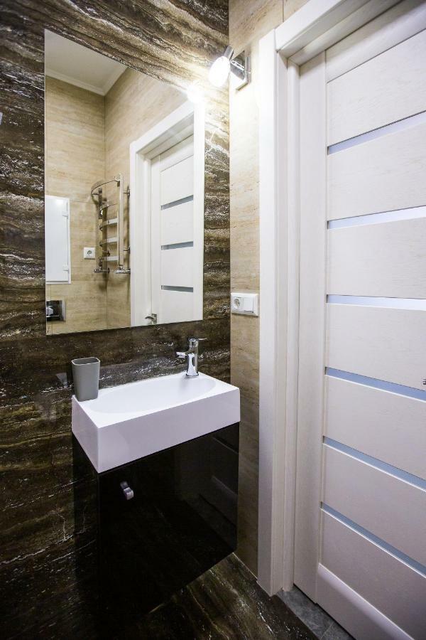 Apartment дизайнерська віп по вулиці куліша 14 Lviv